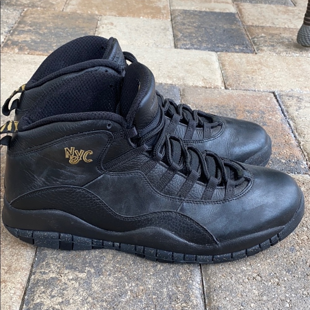 Air Jordan retro 10’s (Nyc)